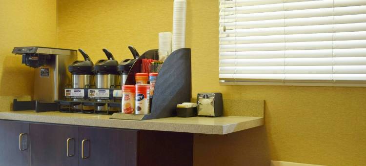 克利夫兰门托威勒比红顶酒店(Red Roof Inn Cleveland - Mentor/ Willoughby)图片