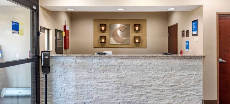 舒适套房酒店(Comfort Inn & Suites)图片