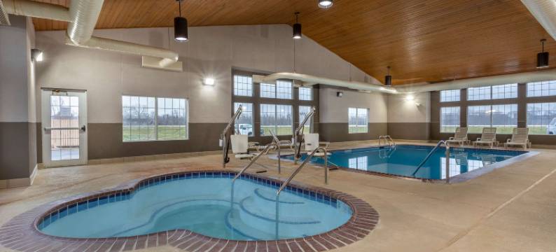 福尔顿克林顿美吟温德姆酒店(AmericInn by Wyndham Fulton Clinton)图片