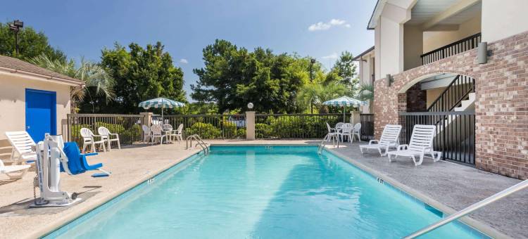 乔治亚州萨凡纳豪生酒店(Howard Johnson by Wyndham Savannah GA)图片