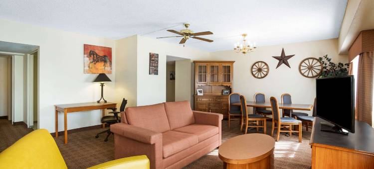 奥斯汀国会大厦市中心拉昆塔温德姆酒店(La Quinta Inn by Wyndham Austin Capitol / Downtown)图片