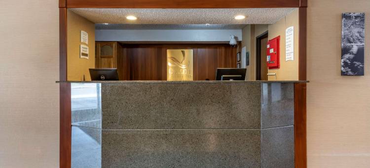 品质套房酒店(Quality Inn & Suites Warren)图片