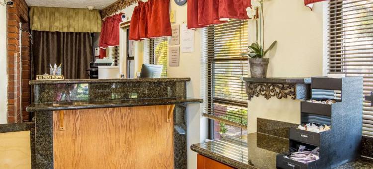 温德姆华东速 8 酒店(Super 8 by Wyndham Vancouver East)图片