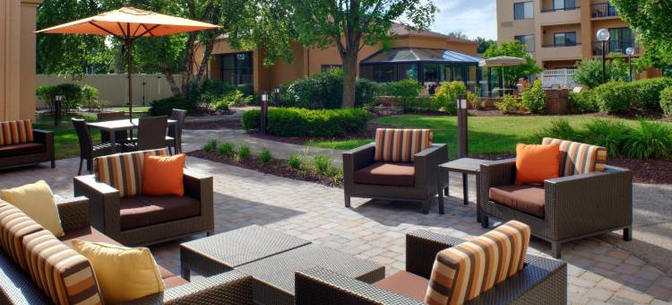 哥伦布-沃辛顿万怡酒店(Courtyard Columbus Worthington)图片