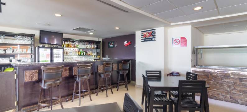 首都O赫雷迪罗酒店(Los Herederos Hotel Piedras Negras)图片