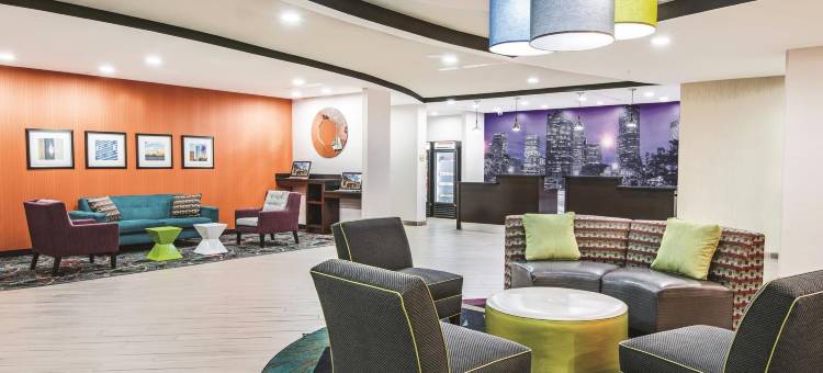 休斯顿亨布尔阿塔斯科斯塔拉昆塔温德姆套房酒店(La Quinta Inn & Suites by Wyndham Houston Humble Atascocita)图片