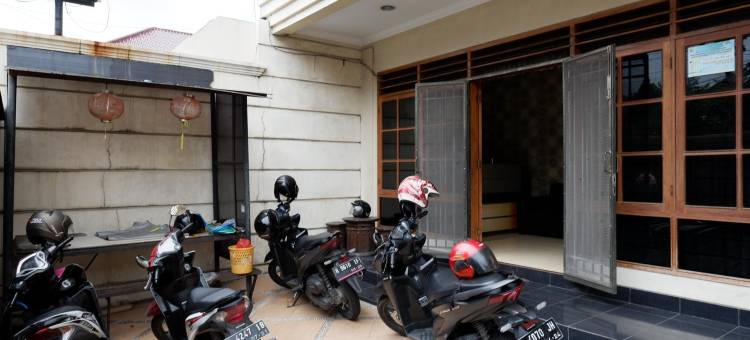 库尔科斯特酒店-近三宝垄新邦利马地区(KoolKost Near Kawasan Simpang Lima Semarang)图片