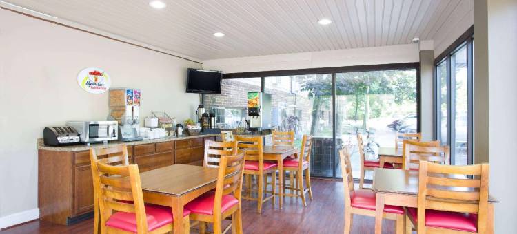 华尔道夫速8酒店(Super 8 by Wyndham Waldorf)图片
