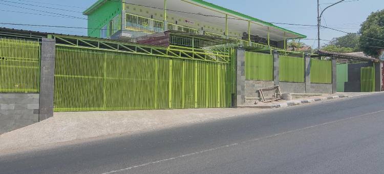 红多兹伊斯兰酒店-近梳邦卡亚威士马博物馆(RedDoorz Syariah Near Museum Wisma Karya Subang)图片