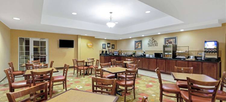 斯蒂尔沃特大学区拉昆塔温德姆套房酒店(La Quinta Inn & Suites by Wyndham Stillwater-University Area)图片