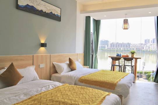 岩云YanYun特色民宿(岩前宝环大道分店)