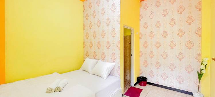 Sion Homestay Mitra RedDoorz Near Terminal Kertajaya Mojokerto图片