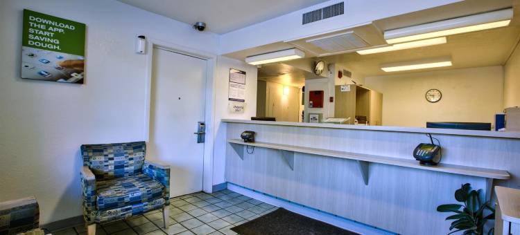 弗多斯塔大学6号汽车旅馆(Motel 6 Valdosta, GA - University)图片