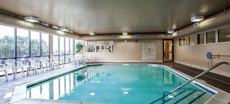 布卢明顿 I-55 及 I-74 舒适套房酒店(Comfort Suites Bloomington I-55 and I-74)图片