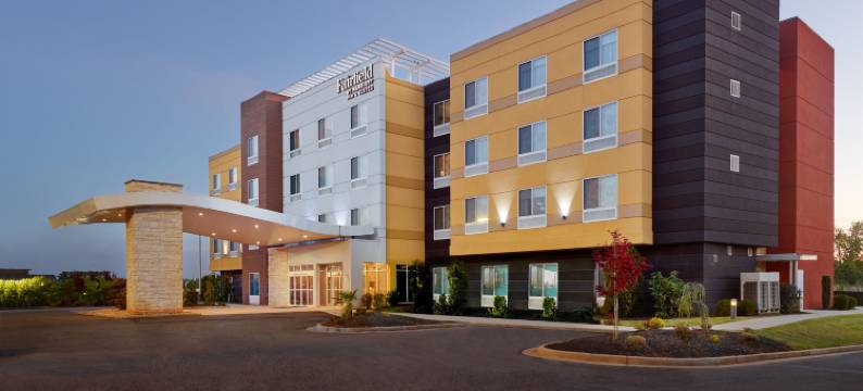 洛克斯特格罗夫I-75南万枫酒店及套房(Fairfield Inn & Suites Locust Grove I-75 South)图片