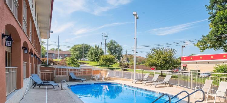 红屋顶家乡工作室兰开斯特(HomeTowne Studios Lancaster)图片