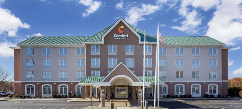 舒适酒店及套房库亚霍加瀑布 - 阿克伦(Comfort Inn & Suites Cuyahoga Falls - Akron)图片