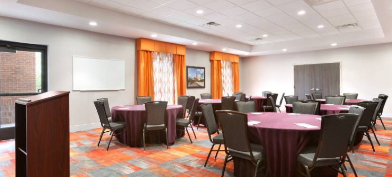 北奥姆斯特德克利夫兰机场欢朋酒店(Hampton Inn North Olmsted Cleveland Airport)图片