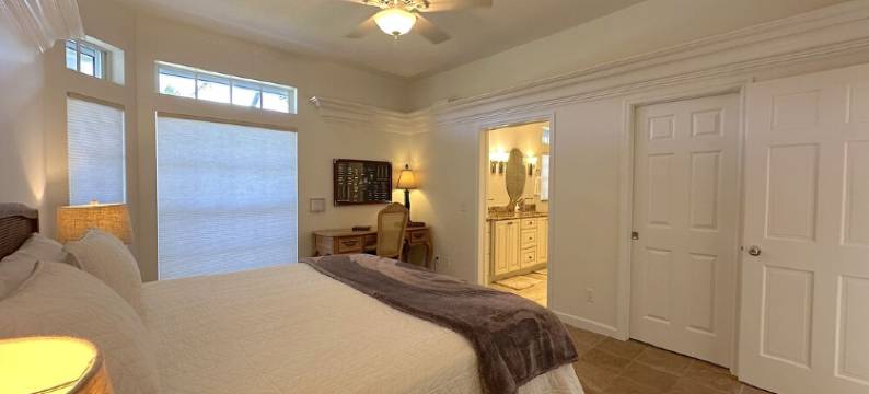 BEACHFRONT, HEATED POOL, KAYAKS/SUP, LANAI W/ GULF VIEWS, 85' DOCK, 2 GOLF CARTS图片