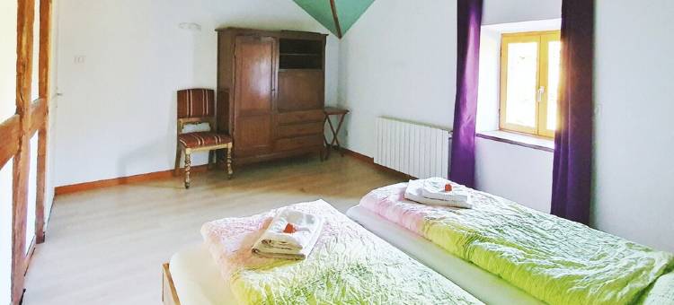 renovated farmhouse for groups and families in nature, dogs welcome, playground图片