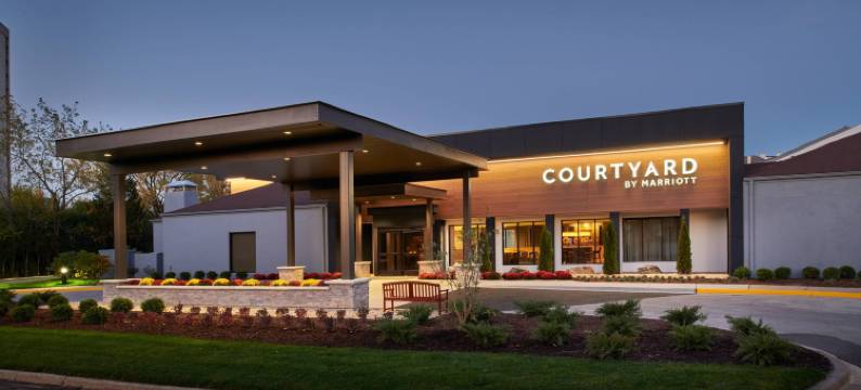 芝加哥-奥克布鲁克特莱斯露台万怡酒店(Courtyard Chicago Oakbrook Terrace)图片