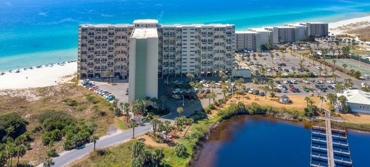 Beachfront Oasis with Dune Lake Access - Charming Coastal Retreat图片