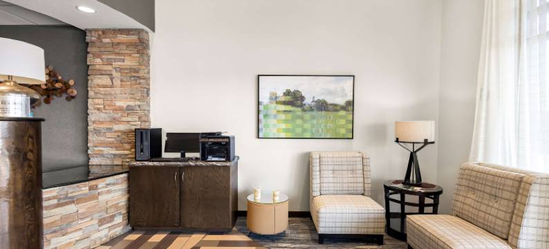 韦恩堡豪华贝斯特韦斯特酒店(Best Western Luxbury Inn Fort Wayne)图片