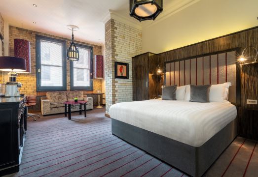 The Trinity City HotelHotel Overview