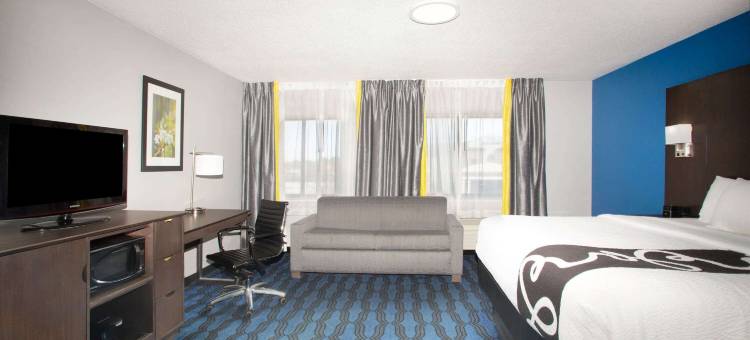 圣路易斯黑兹尔伍德机场北拉昆塔温德姆酒店(La Quinta Inn by Wyndham St. Louis Hazelwood - Airport North)图片