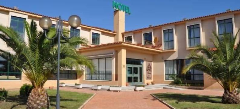 蒙罗伊阿隆索酒店(Hotel Alonso de Monroy)图片