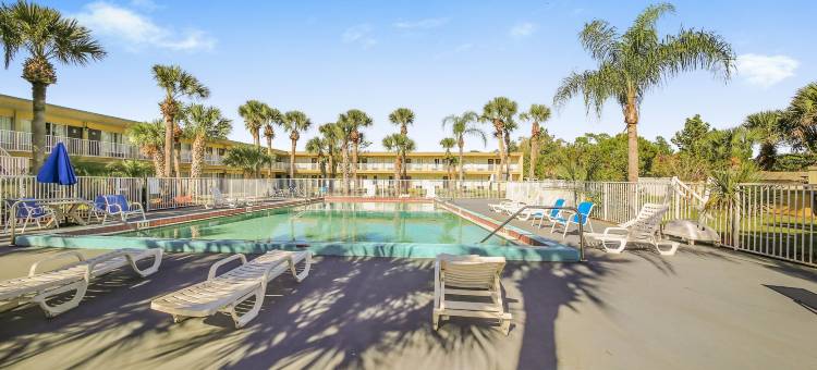 代托纳比奇市赛道戴斯酒店(Days Inn by Wyndham Daytona Beach Speedway)图片