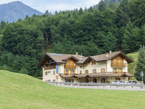 米拉瓦勒家庭旅馆