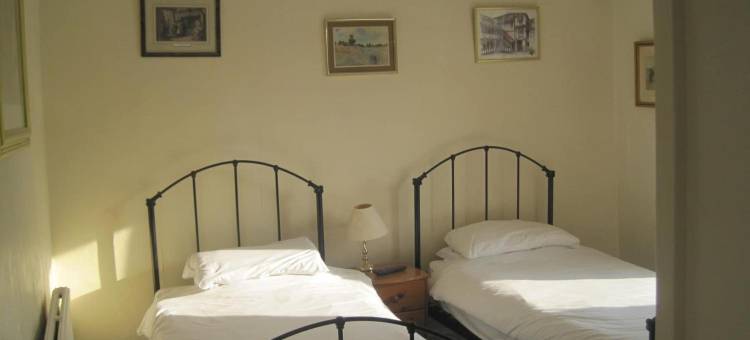 OYO 玫瑰与皇冠酒店(Rose & Crown Hotel)图片