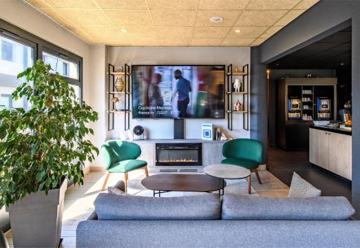 Campanile Nimes Centre - Mas Carbonnel Hotel Overview