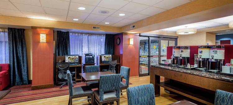 希尔顿欢朋酒店-密尔沃基机场(Hampton Inn Milwaukee-Airport)图片