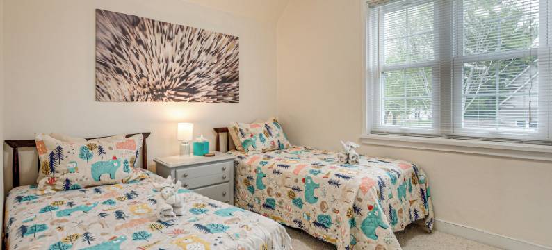 距离波基斯17英里的度假屋，步行可至海滩和主街(17 Mi to Porkies: Getaway Steps to Beach & Main St)图片