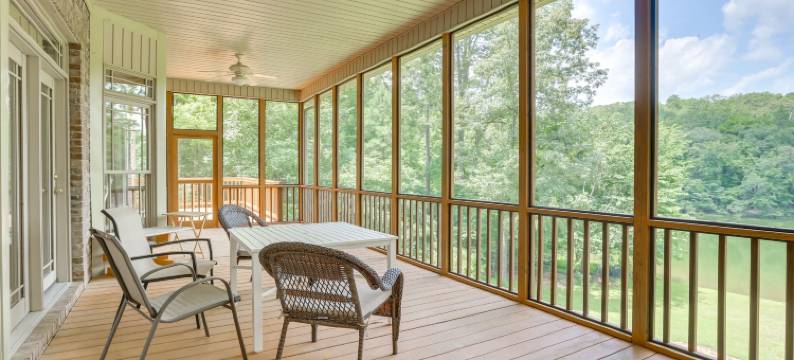 阳光克萨河度假屋，带船坞及滑槽！(Sunny Coosa River Hideaway w/ Boat Dock & Slip!)图片