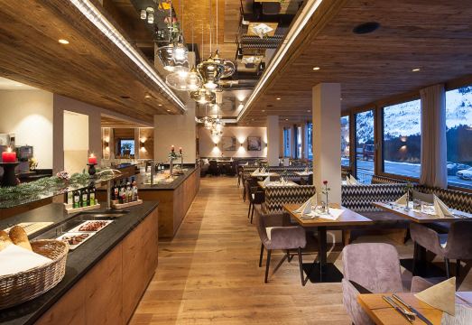 Alpine Lifestyle Berghotel MadlenerHotel Overview