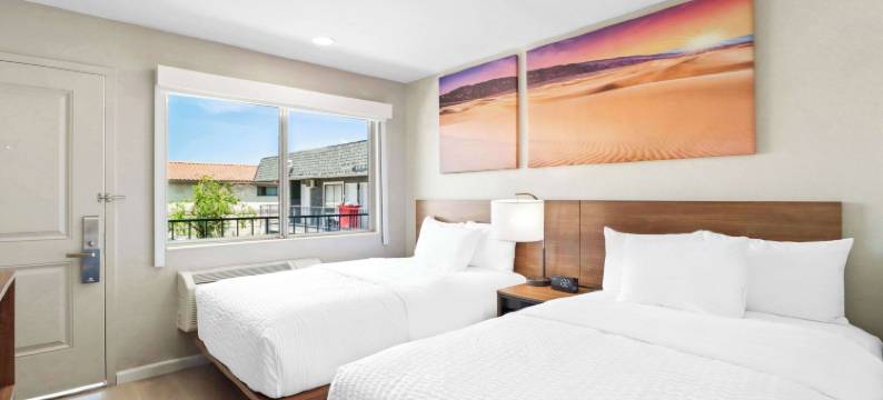 克拉丽奥波恩特酒店-里奇克雷斯特-近中国湖海军基地(Clarion Pointe Ridgecrest Near China Lake Naval Station)图片