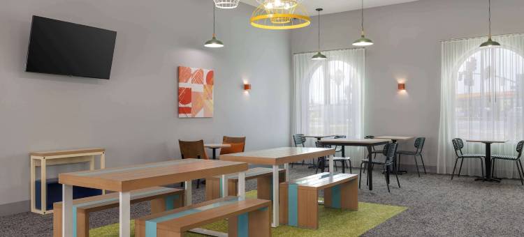 希尔顿Spark酒店 圣纳拉 I-5(Spark by Hilton Santa Nella)图片