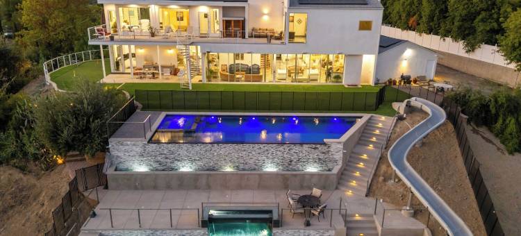 Luxe la Escape w/ Pool, Views & Game Room Alta Vista Estate by Avantstay图片