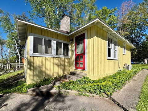 Wells On the Water -A Tiny but Mighty Cottage on Loon Lake