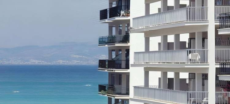 蓝海正午(Bluesea Mediodia)图片