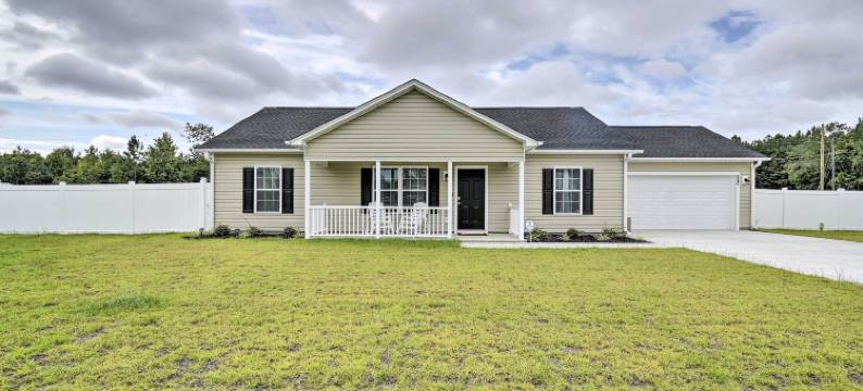 距高尔夫球场3英里：洛里斯家居，带大私人院子！(3 Mi to Golf: Loris Home w/ Big Private Yard!)图片