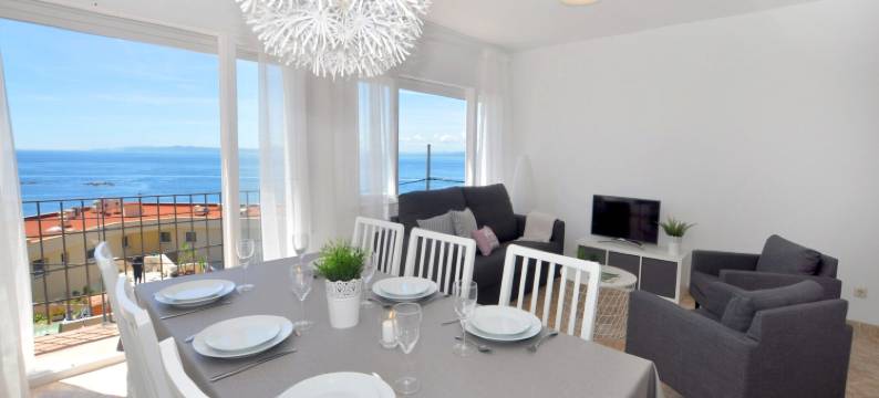 Apartment in Roses with Stunning Sea Views图片