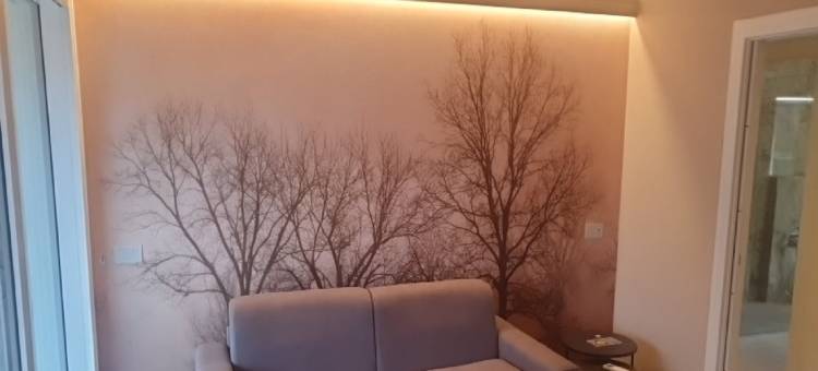 Villa by Lake Idro with Mountain Views图片