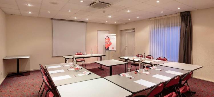 宜必思克莱蒙费朗南部埃尔贝广场酒店(Ibis Clermont-Ferrand Sud Carrefour Herbet)图片