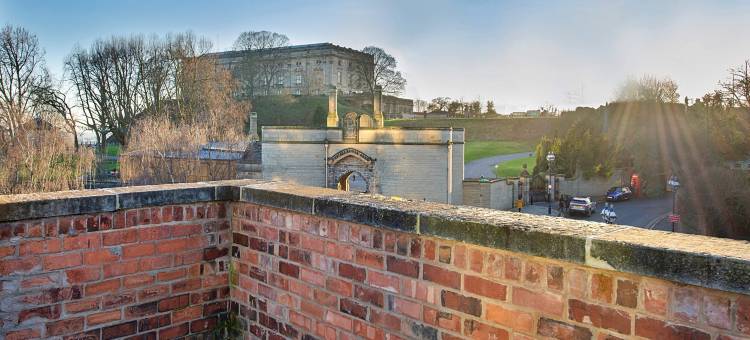 Townhouse in Nottingham with Rooftop Hot Tub图片