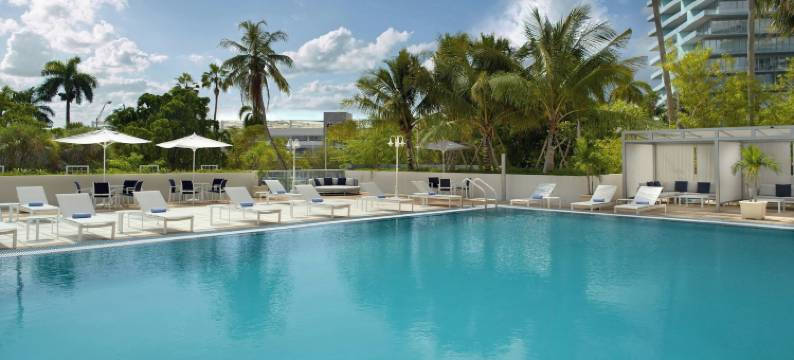 迈阿密科科纳特格罗夫万怡酒店(Courtyard by Marriott Miami Coconut Grove)图片