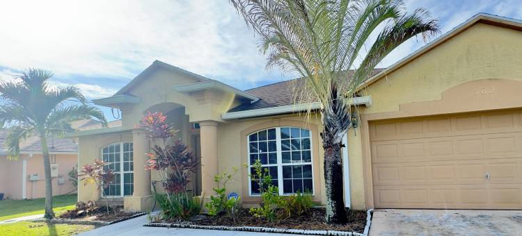 靠近海滩的池畔度假屋(The Poolside Escape Near Beaches)图片